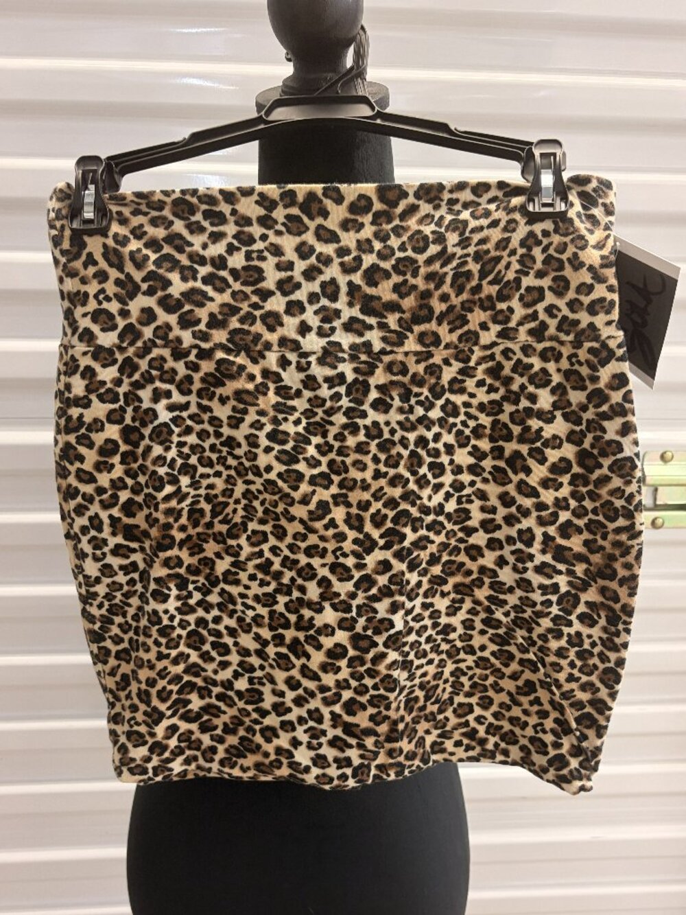 Women's Medium leopard print mini skirt